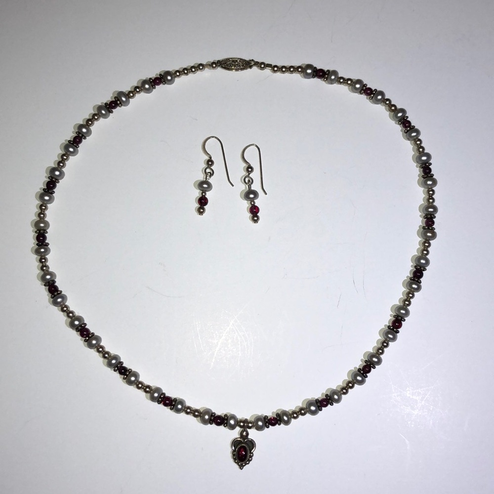 Garnet and pearl necklace and earring set.